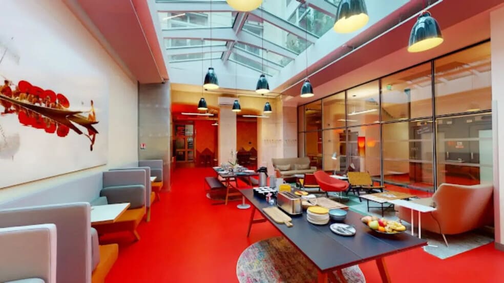 13 Rue Des Petits Hôtels, Paris à louer - Photo de l’immeuble – Image 3 sur 8