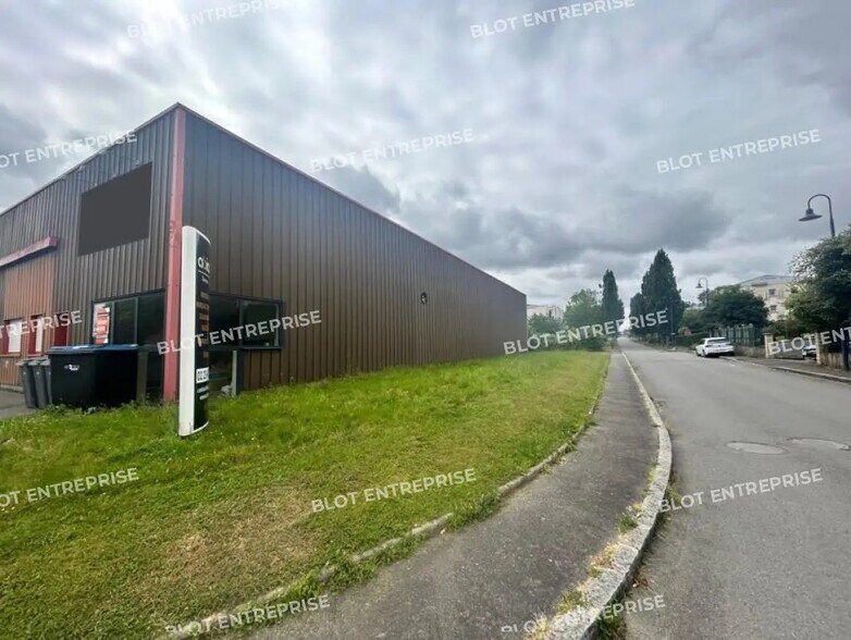 Local d’activités dans Pacé à louer - Photo de l’immeuble – Image 1 sur 3