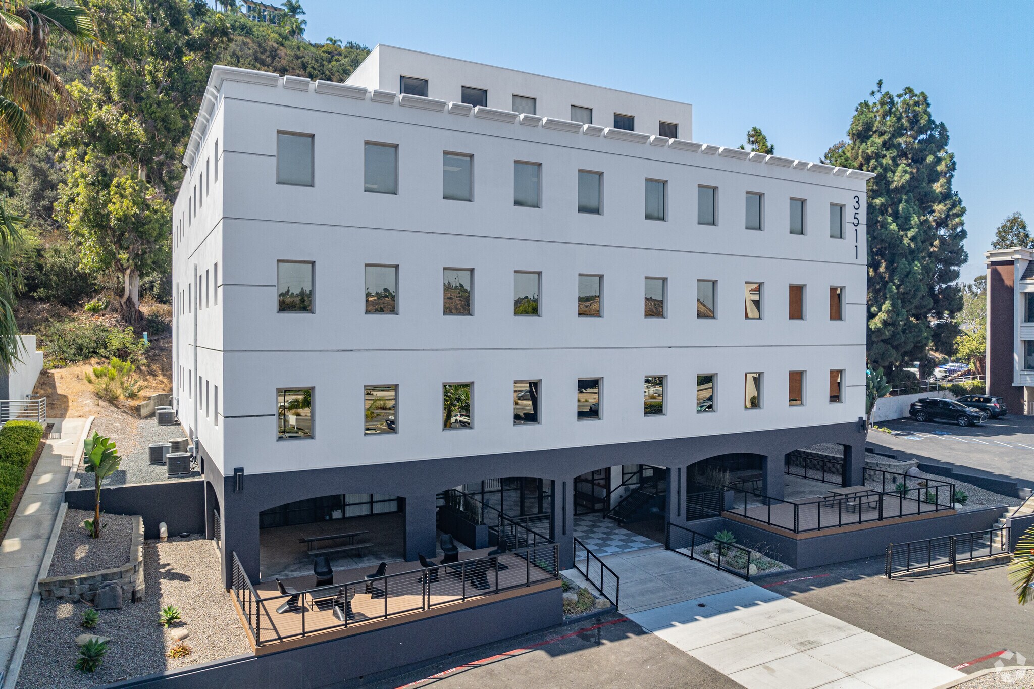 3511 Camino del Rio S, San Diego, CA à louer Photo principale– Image 1 sur 12