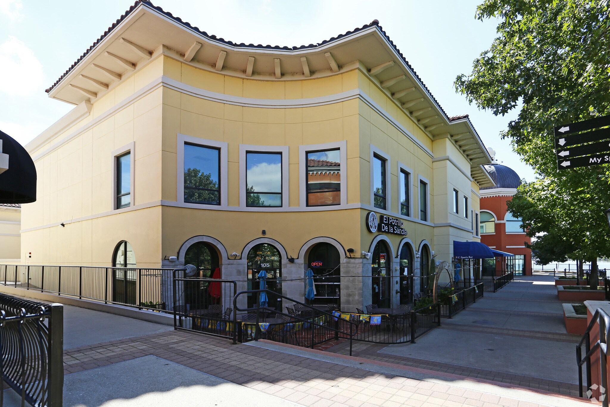 2091-2101 Summer Lee Dr, Rockwall, TX à louer Photo de l’immeuble– Image 1 sur 28