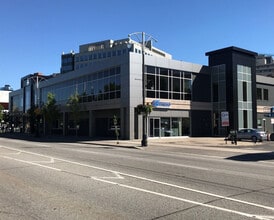 151 York Blvd, Hamilton, ON à louer Photo de l’immeuble– Image 1 sur 2