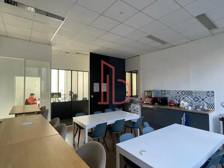 Bureau dans Bordeaux à louer - Photo de l’immeuble – Image 1 sur 5