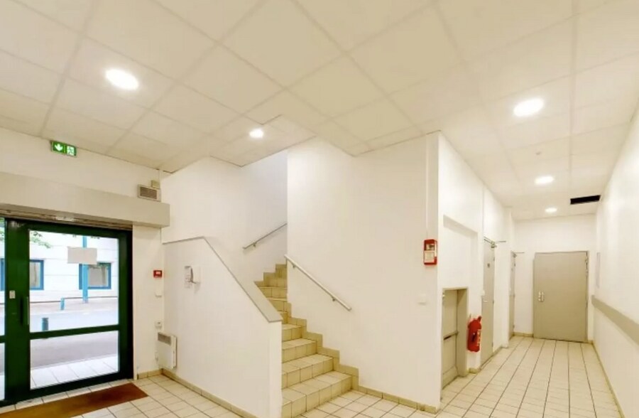 Bureau dans Gennevilliers à louer - Hall d’entrée – Image 2 sur 2