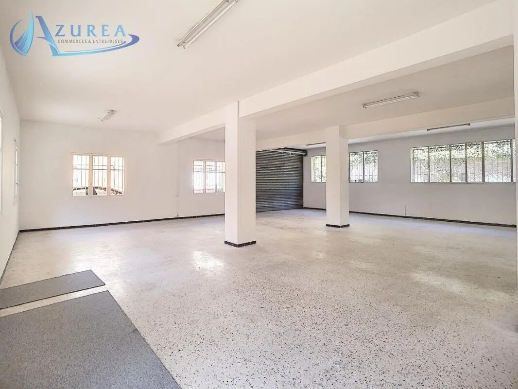 Industriel/Logistique dans Saint-André-de-la-Roche à louer Photo intérieure– Image 1 sur 7