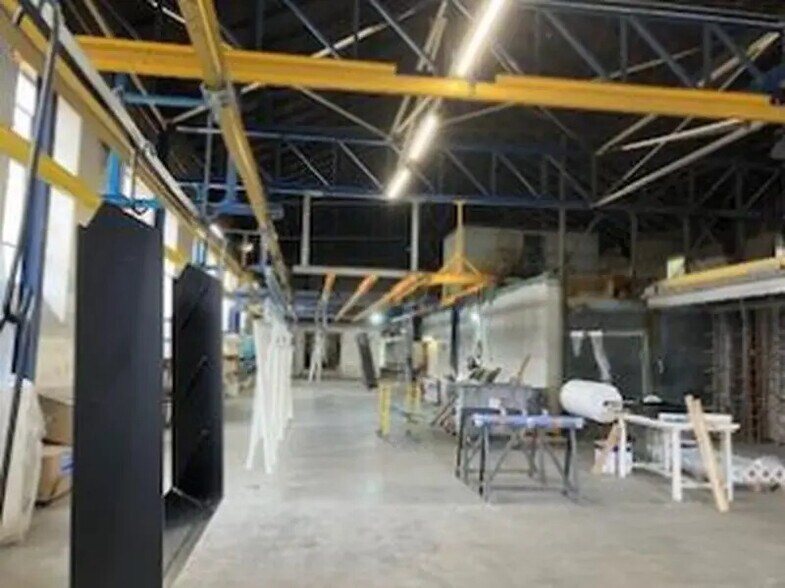 Bureau dans Fleurieu-sur-Saône à louer - Photo de l’immeuble – Image 3 sur 4