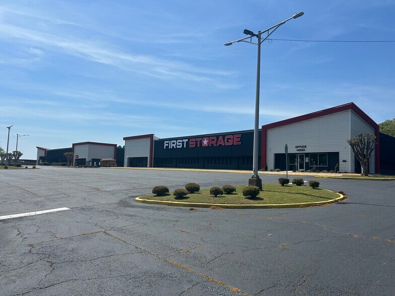 4000 Memorial Pky SW, Huntsville, AL à louer - Photo de l’immeuble – Image 2 sur 18