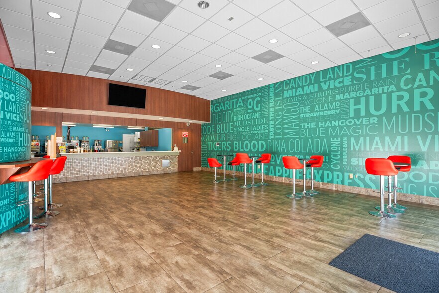 6338 Old Pearsall Rd, San Antonio, TX à louer - Photo de l’immeuble – Image 3 sur 16