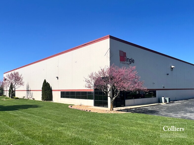 10 S Corporate Hills Dr, Saint Charles, MO à louer - Photo de l’immeuble – Image 1 sur 7