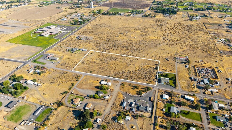 1940 NE 10th St, Hermiston, OR à vendre - Aérien – Image 3 sur 4