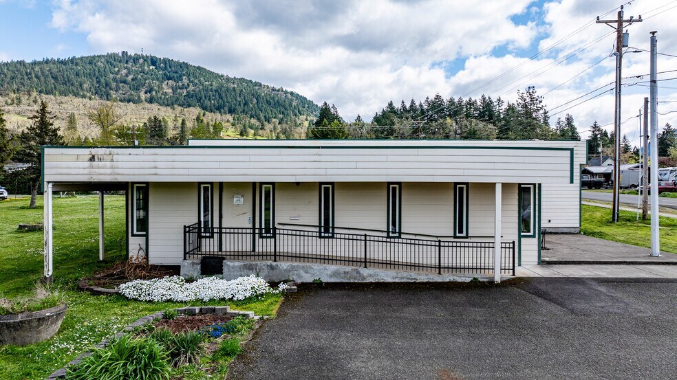 107 E 3rd St, Lowell, OR à vendre - Photo de l’immeuble – Image 3 sur 7