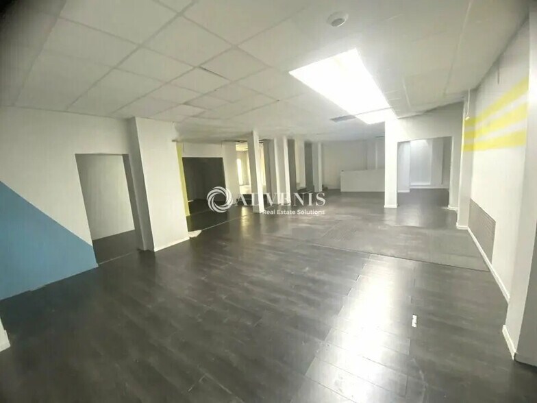 Local commercial dans Malakoff à louer - Photo de l’immeuble – Image 3 sur 5