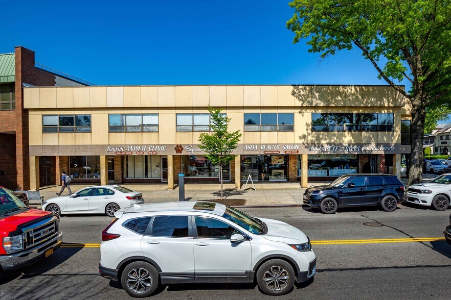 36-51 Bell Blvd, Bayside, NY à louer - Photo de l’immeuble – Image 2 sur 8