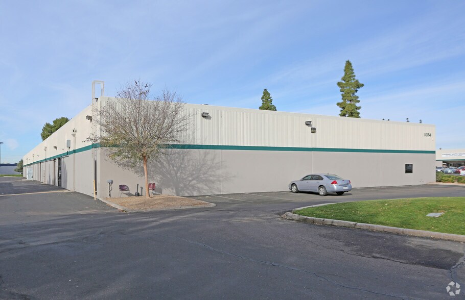 11034 N 23rd Dr, Phoenix, AZ à louer - Photo de l’immeuble – Image 2 sur 3