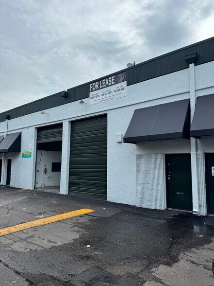 6405-6447 NW 82nd Ave, Miami, FL à louer - Photo de l’immeuble – Image 1 sur 10