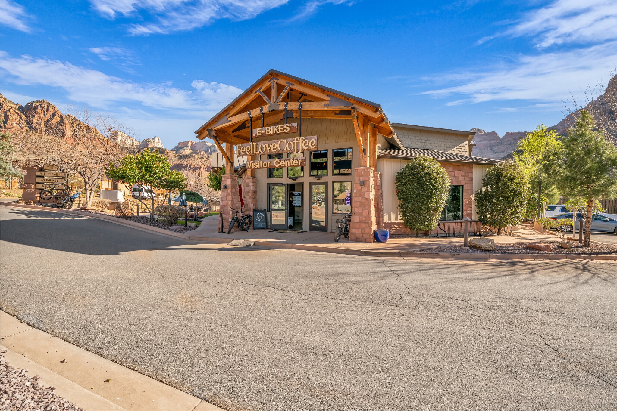 1101 Zion Park Blvd, Springdale, UT à vendre Photo de l’immeuble– Image 1 sur 34