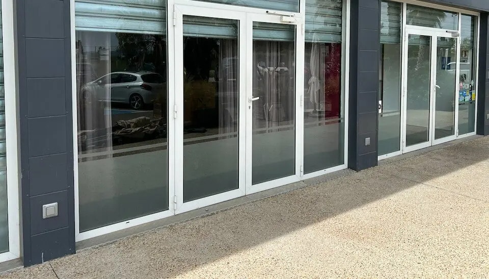 Local commercial dans Éguilles à louer - Photo de l’immeuble – Image 1 sur 3