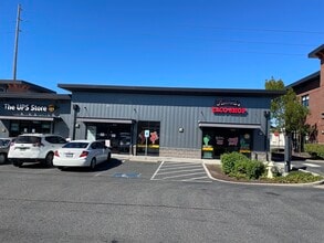 32650 State Route 20, Oak Harbor, WA à louer Photo de l’immeuble– Image 1 sur 2
