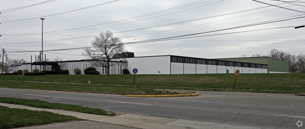 440 Northland Blvd, Forest Park, OH à louer - Photo de l’immeuble – Image 2 sur 30