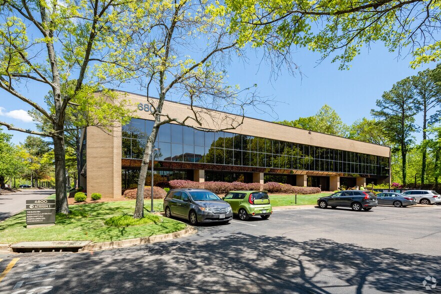 6800 Poplar Ave, Memphis, TN à louer - Photo de l’immeuble – Image 3 sur 13