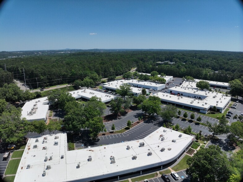 1000 Holcomb Woods Pky, Roswell, GA à louer – Image 2 sur 15