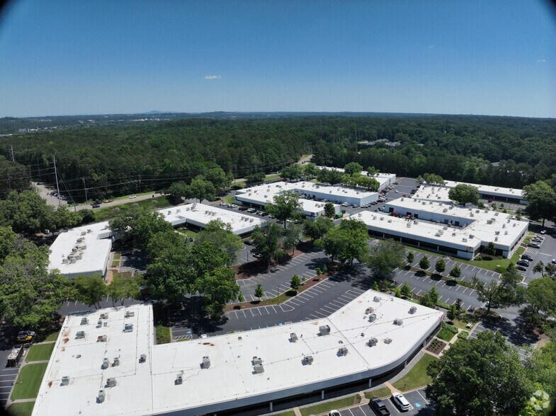 1000 Holcomb Woods Pky, Roswell, GA à louer – Image 2 sur 15