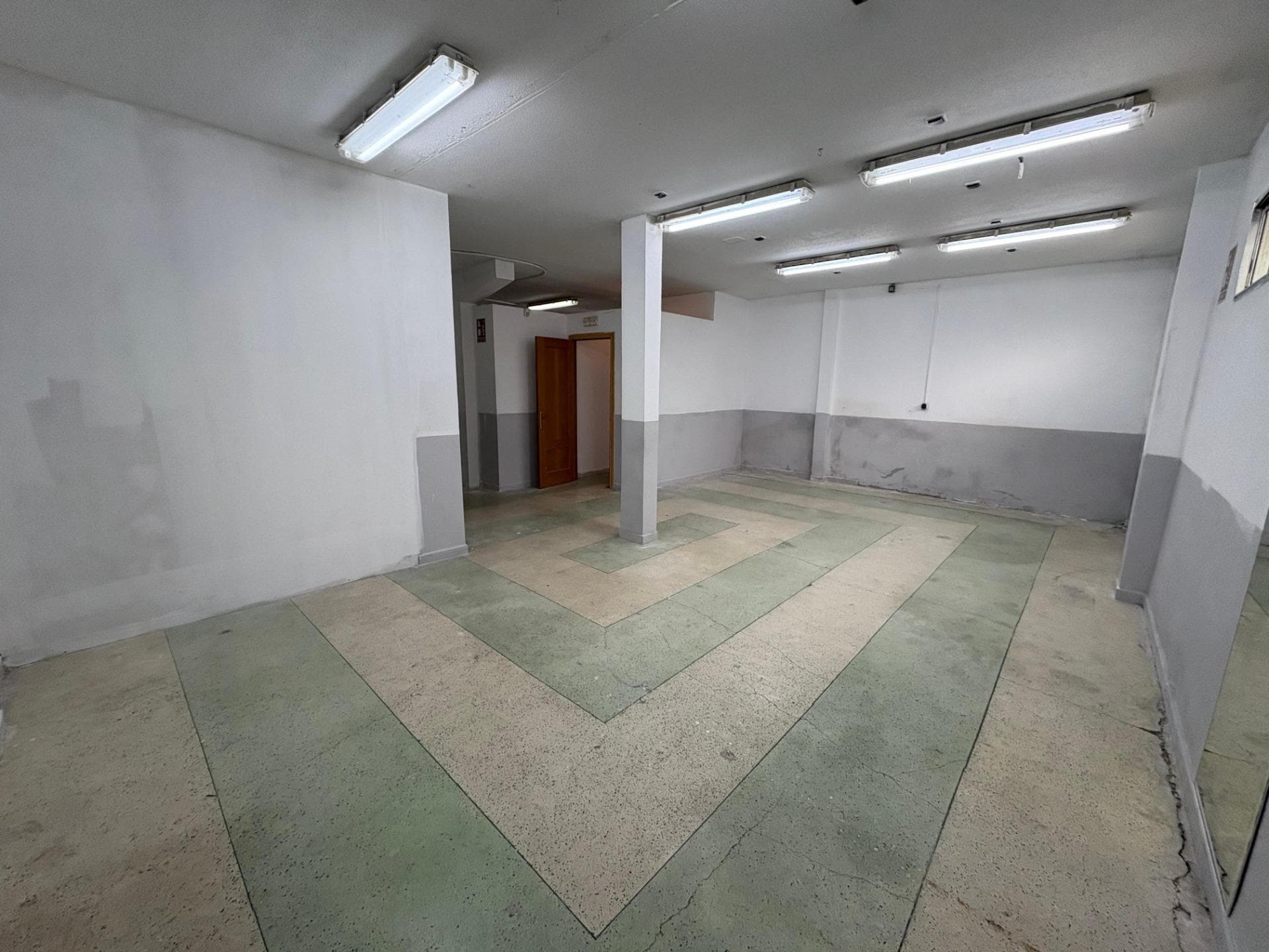 Local commercial dans Leganés, Madrid à louer Photo intérieure– Image 1 sur 5