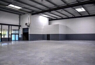 Plus de détails pour 1 Avenue De L'Ormeteau, Gennevilliers - Local d’activités à vendre