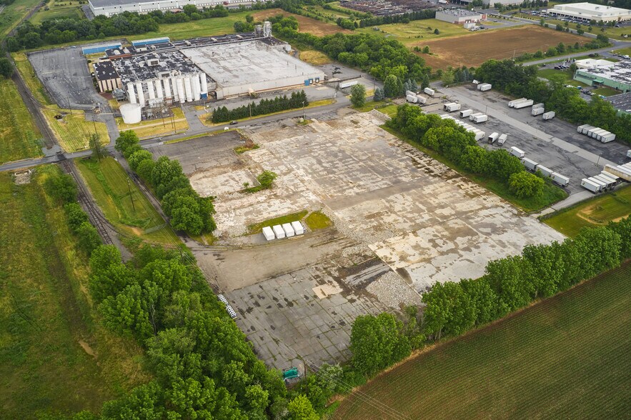 600 Kuebler Rd, Easton, PA à louer - Photo de l’immeuble – Image 1 sur 5