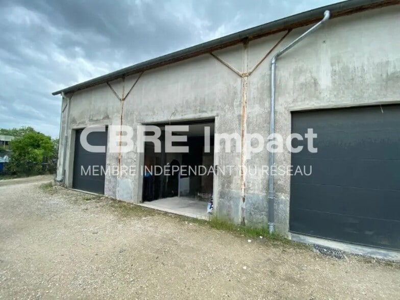 Local d’activités dans Quetigny à louer - Photo de l’immeuble – Image 2 sur 4