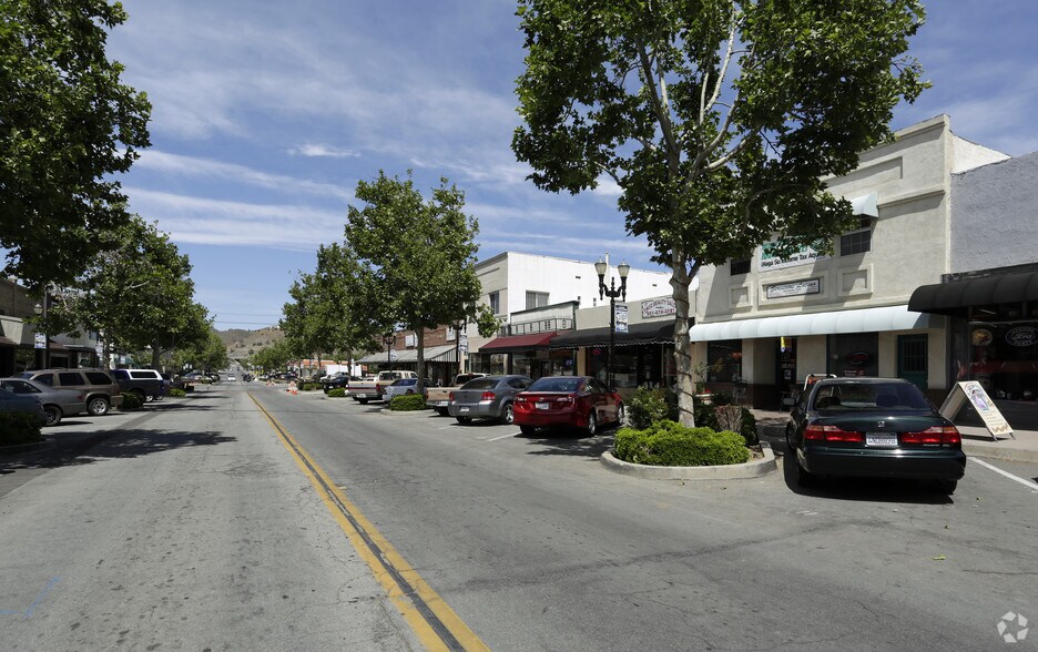 118 N Main St, Lake Elsinore, CA à vendre - Photo de l’immeuble – Image 2 sur 3