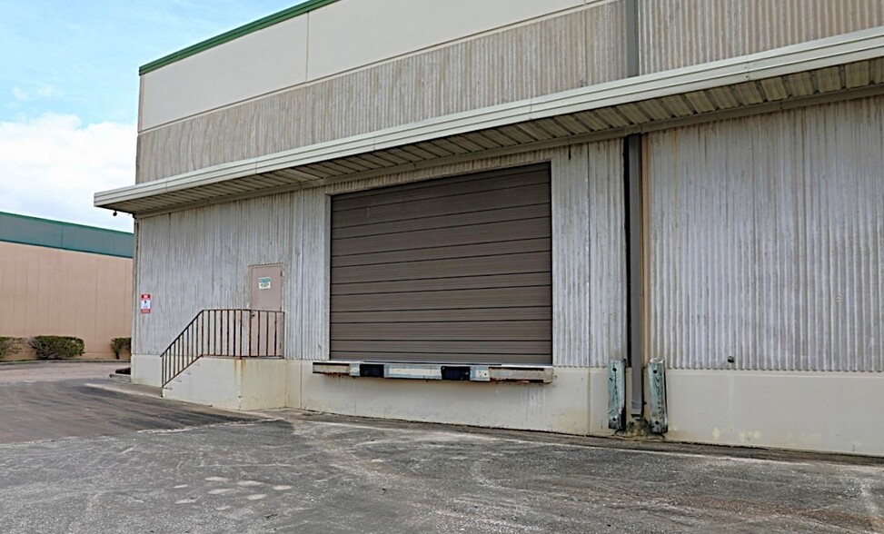 1741-1749 Stebbins Dr, Houston, TX à louer - Photo de l’immeuble – Image 2 sur 9