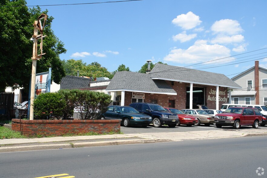 431 E 1st Ave, Roselle, NJ à vendre - Photo principale – Image 2 sur 12
