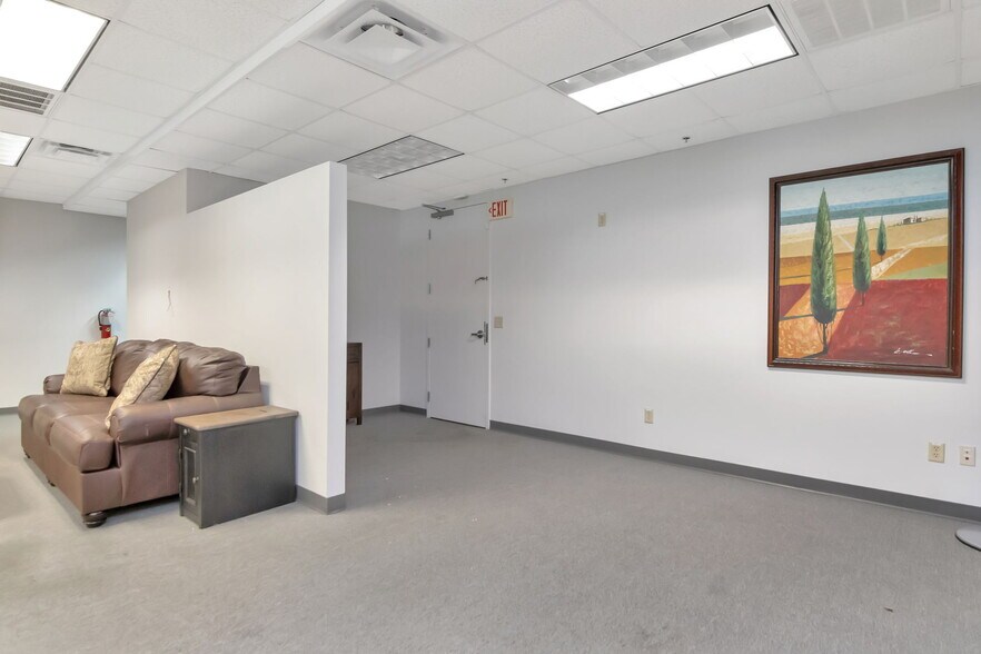 1208 E Kennedy Blvd, Tampa, FL à louer - Photo de l’immeuble – Image 2 sur 37