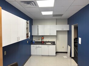 50 Millstone Rd, East Windsor, NJ à louer Photo intérieure– Image 1 sur 8