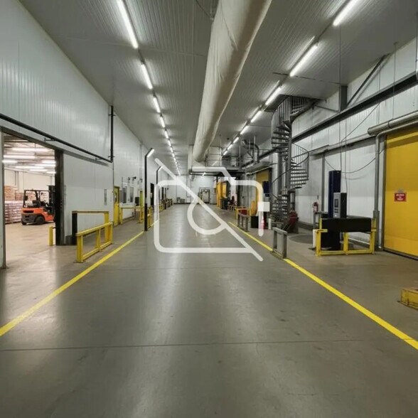 Industriel/Logistique dans Meaux à vendre - Photo de l’immeuble – Image 3 sur 3