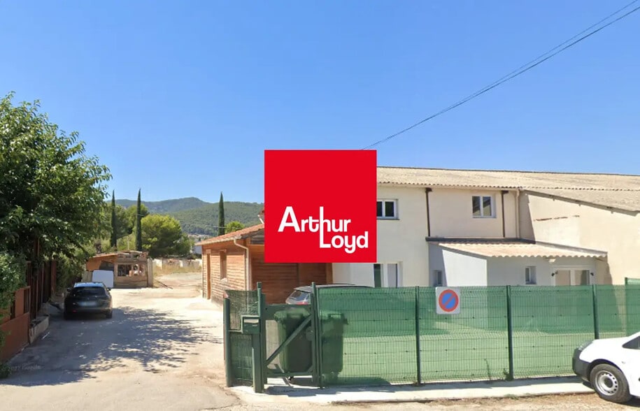 Local d’activités dans La Farlède à louer - Photo de l’immeuble – Image 1 sur 13