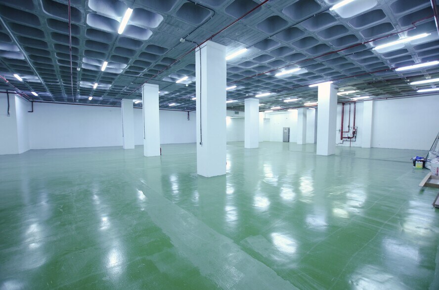 Calle Vía de los Poblados, 17, Madrid, Madrid à vendre - Photo de l’immeuble – Image 3 sur 10