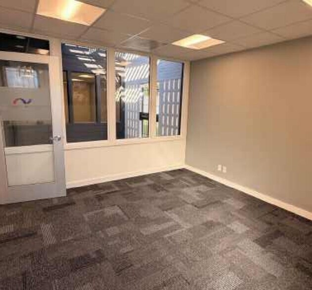 2211 Buena Vista St, San Antonio, TX à louer - Photo intérieure – Image 2 sur 8