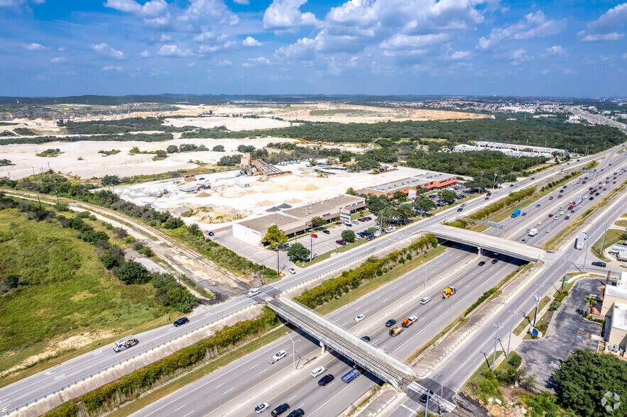5139 N Loop 1604, San Antonio, TX à louer - Aérien – Image 3 sur 4