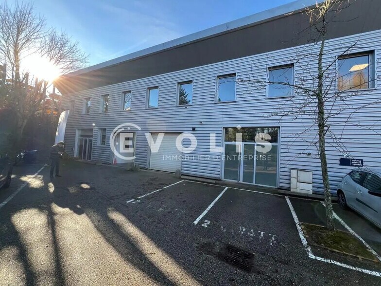 Local d’activités dans Dardilly à louer - Photo de l’immeuble – Image 2 sur 8