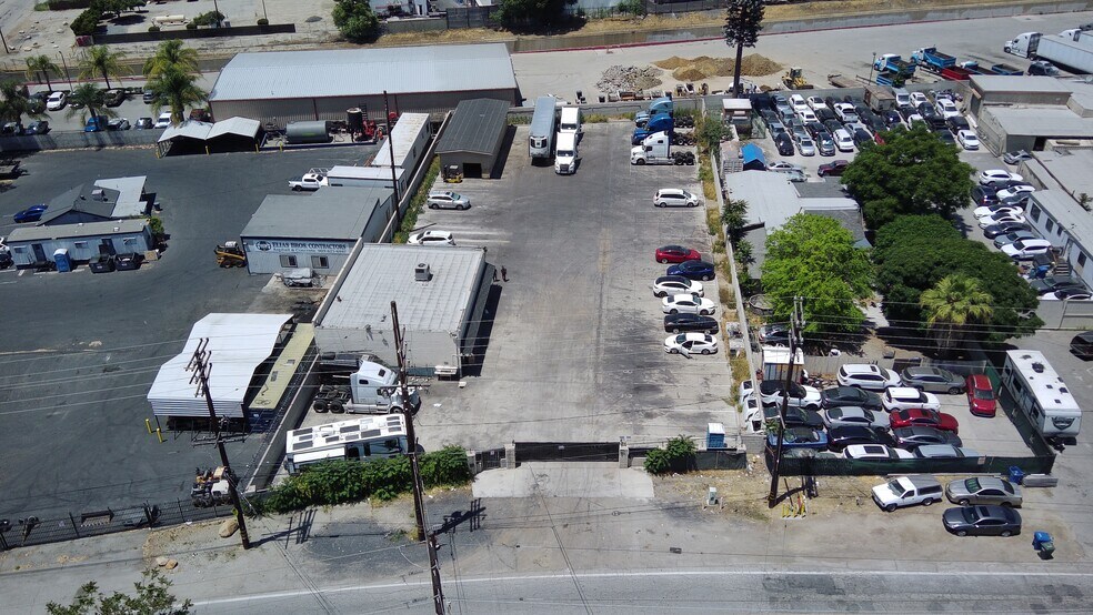 1461 S East End Ave, Pomona, CA à vendre - Photo de l’immeuble – Image 1 sur 23
