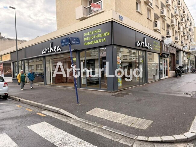 Plus de détails pour Local commercial à louer