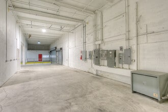 3500 NW 71st St, Miami, FL à louer Photo intérieure– Image 2 sur 4