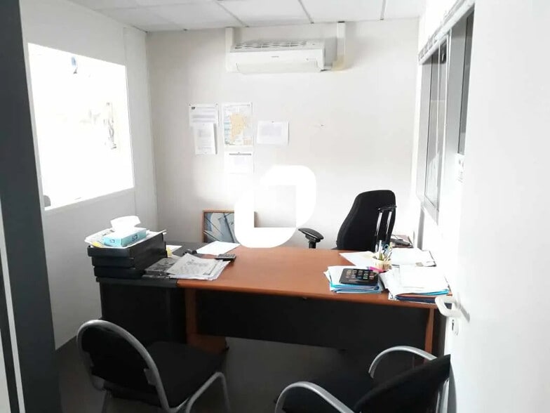 Bureau dans Lormont à louer - Photo de l’immeuble – Image 3 sur 4