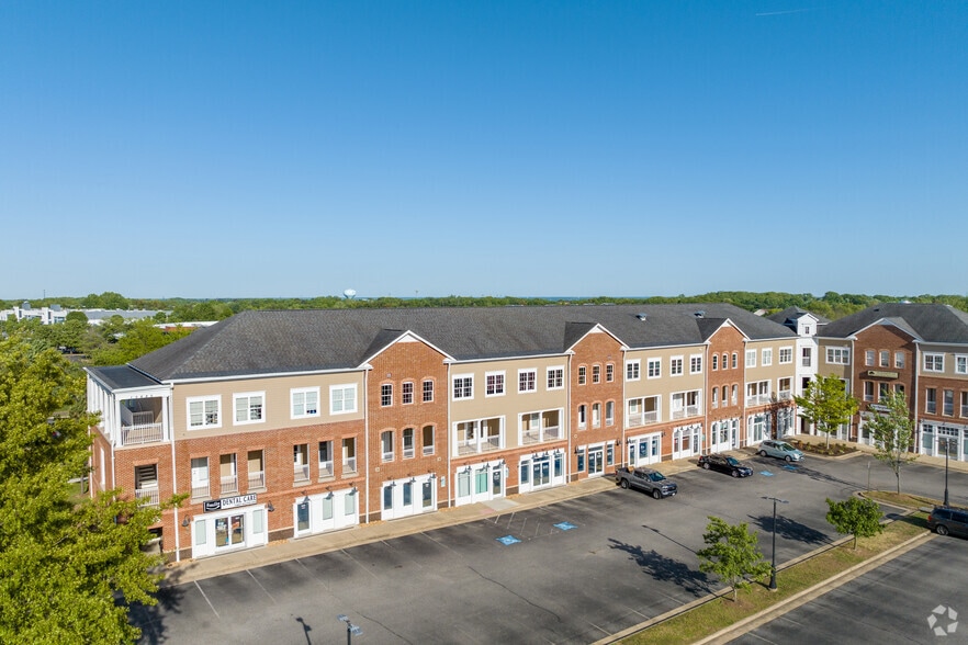 13885 Hedgewood Dr, Woodbridge, VA à vendre - Photo principale – Image 1 sur 15