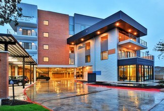 Plus de détails pour 6444 Burnet Rd, Austin, TX - Logement à vendre