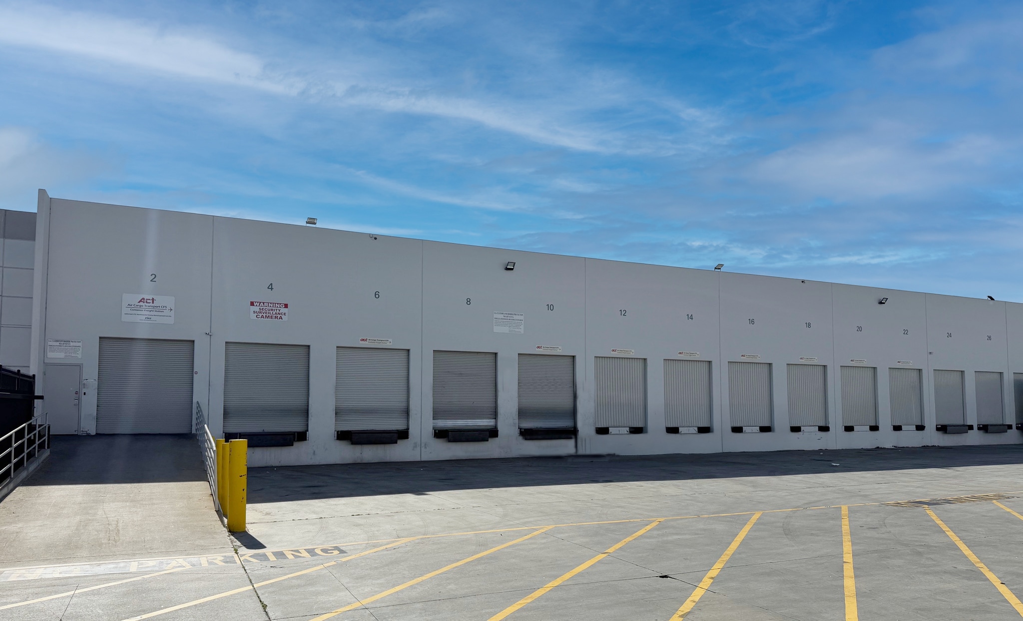 900-928 W Hillcrest Blvd, Inglewood, CA à louer Photo intérieure– Image 1 sur 2