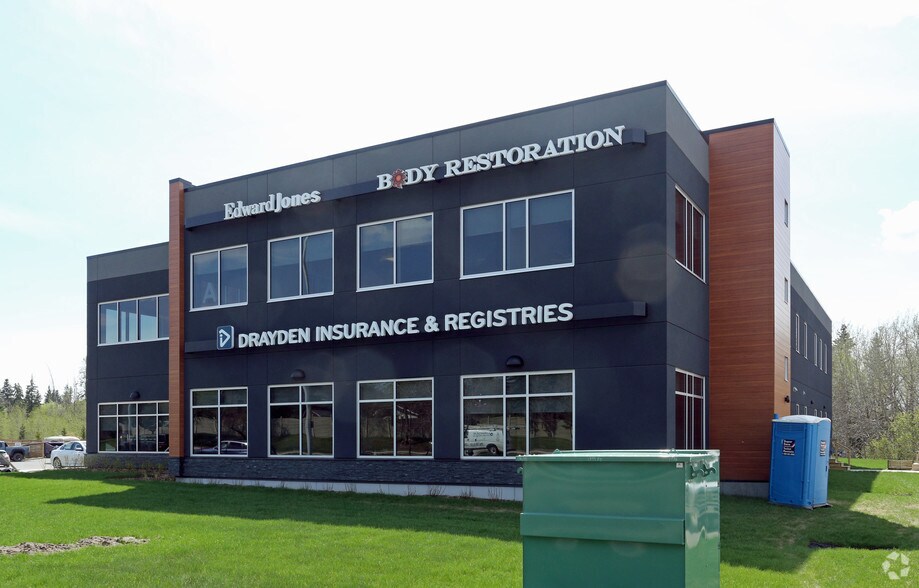 60 Green Grove Dr, St. Albert, AB à louer - Photo de l’immeuble – Image 2 sur 2