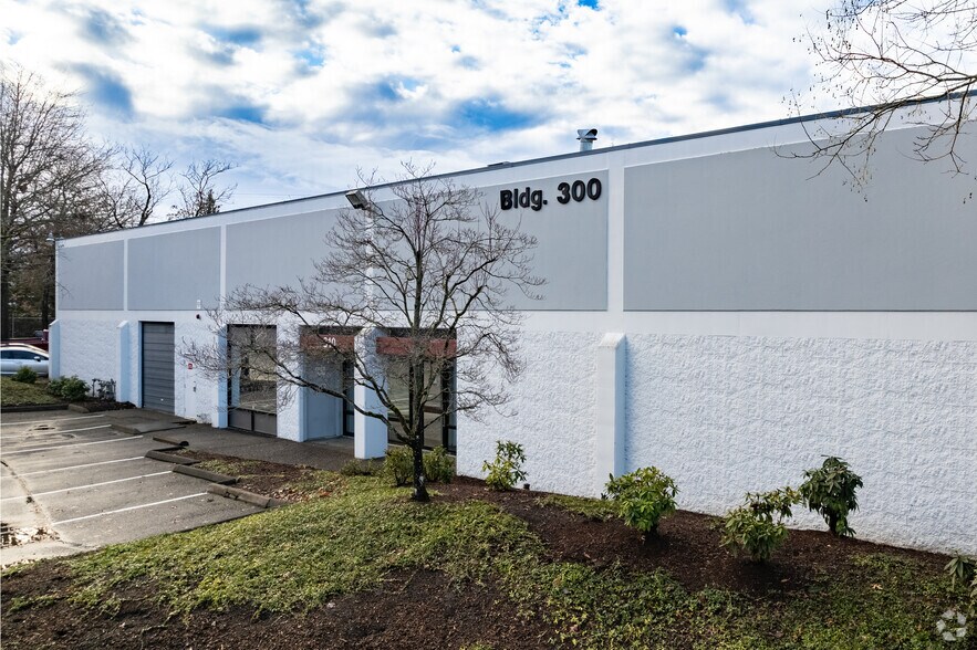 10950 SW 5th St, Beaverton, OR à louer - Photo de l’immeuble – Image 2 sur 5