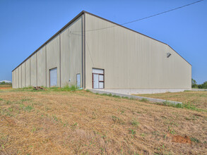 8032 Industrial Dr, Shawnee, OK à louer Photo de l’immeuble– Image 2 sur 14